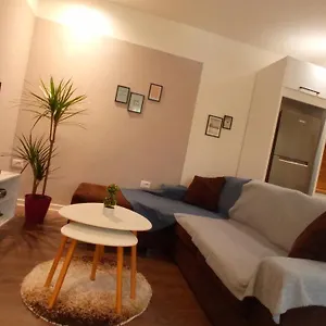 https://tirana-apartment-garda.hotels-in-tirana.com